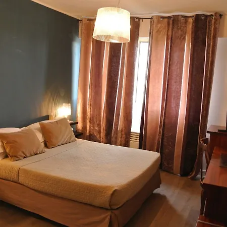 Adonis - Albion 3* Ajaccio (Corsica)